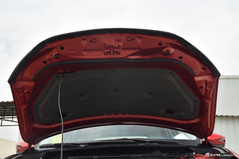2015款马自达CX-5 2.0L自动两驱都市型 魂动红