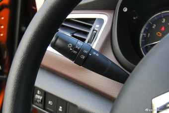 2017款骁途1.6L自动两驱都市时尚型