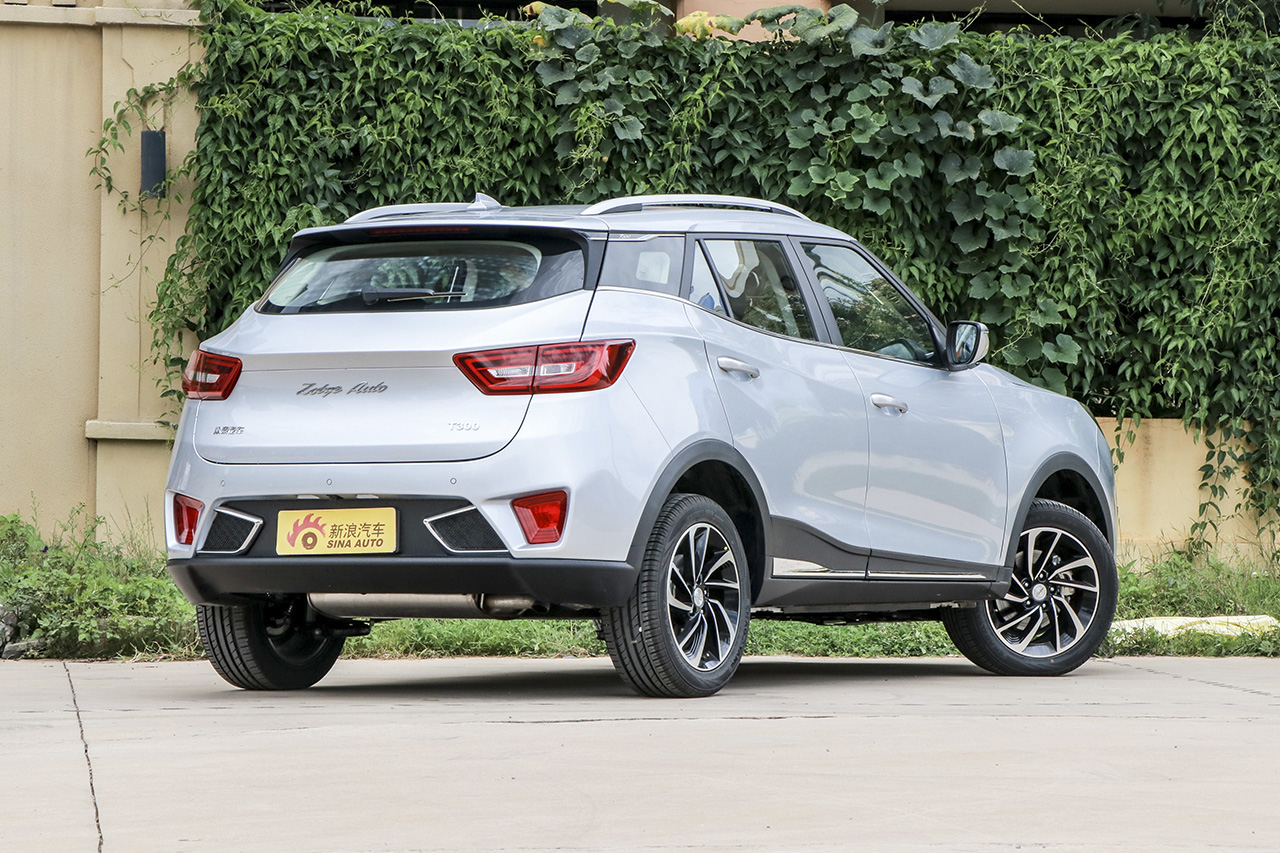 2017款众泰T300 1.5L手动尊享型