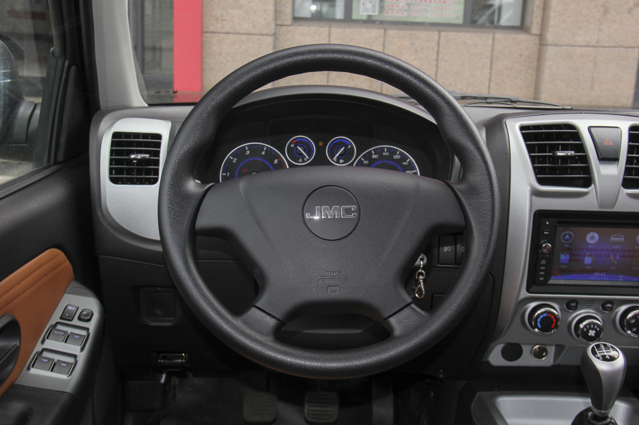 2018款宝典2.9T手动新超值柴油两驱豪华型标准货箱JX4D30B5L