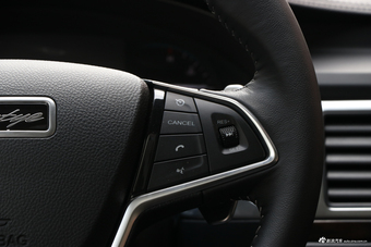 2018款众泰Z700H 1.8T DCT尊享型