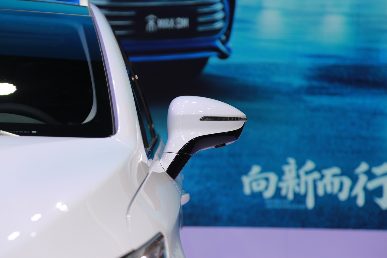 2018广州车展实拍：比亚迪宋MAX DM新能源