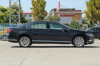 2018款迈腾1.8T自动330TSI DSG领先型