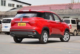 2018款宝骏530 1.8L自动豪华型