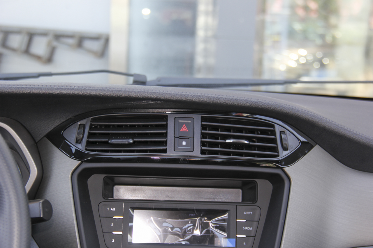 2017款海马M3 1.5L手动豪华型