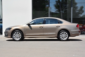 2017款上汽大众帕萨特330TSI DSG尊荣型