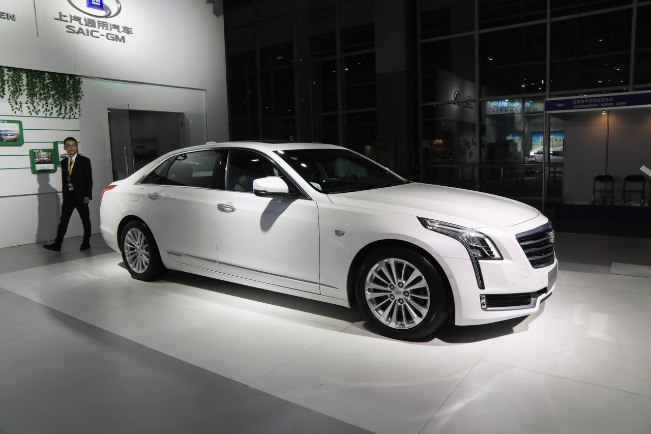 CT6 PLUG-IN