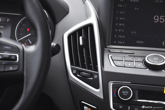 2016款东风风神AX7 2.0L自动智逸型