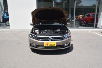 2017款上汽大众帕萨特330TSI DSG尊荣型