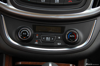 2017款宝骏560律动版1.8L iAMT尊享型