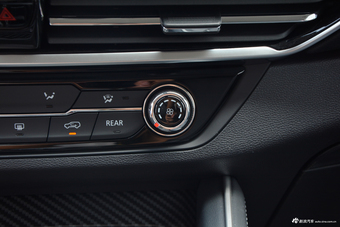 2017上汽大通D90 2.0T自动两驱水星