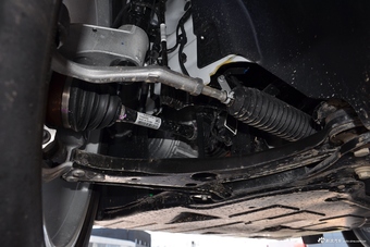 2019款沃尔沃XC40 2.0T四驱破晓冰雪白T4