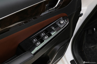 2017款轩朗 2.0L自动舒适型