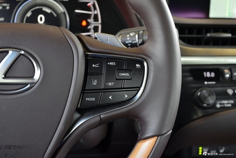 2018款雷克萨斯ES 2.5L自动300h尊享版