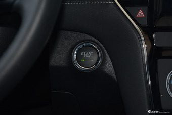 2017款荣威i6 1.5T自动旗舰版20T