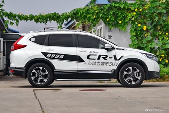2017款CR-V 1.5T 240TURBO自动四驱尊耀版