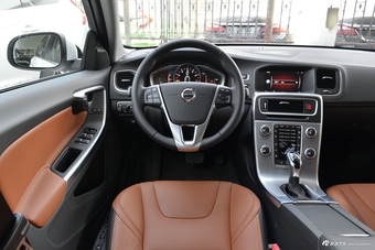 2018款沃尔沃S60L 2.0T自动T4智驭进取版