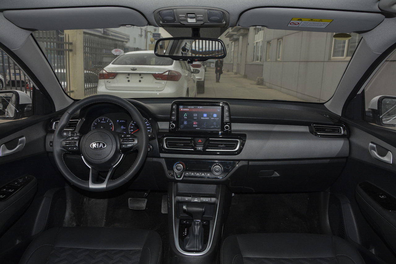 2011款东风悦达起亚福瑞迪1.6L TOP自动图片