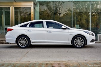 2017款现代索纳塔九1.6T自动GLS智能型