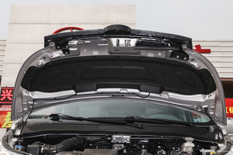 2016款瑞风M5 2.0T自动汽油商务版