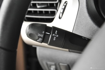 2017款标致301 1.6L 自动舒适版