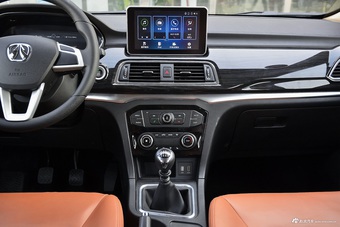 2017款北汽威望 M50f 1.3T手动豪华型（红）