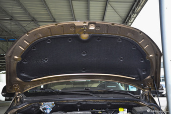 2016款五菱宏光S1 1.5L手动尊享型 大地棕