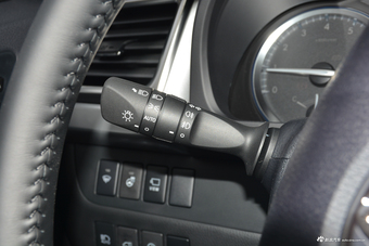 2018款汉兰达2.0T自动四驱至尊版7座