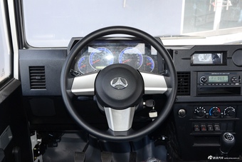 2016款战旗皮卡2.2L手动汽油双排豪华型4G22B