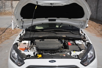 2017款福睿斯改款1.5L手动舒适型