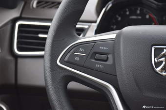 2017款宝骏310W 1.5L手动时尚型