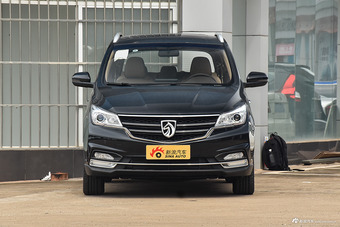 2017款宝骏730 1.5T手动风尚型7座