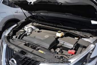 2017款楼兰2.5L自动XL两驱智尚版 