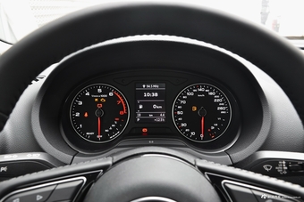 2018款奥迪A3 30周年型1.4T自动Sportback 35TFSI风尚型