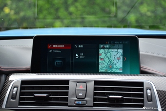 2017款宝马M4自动敞篷轿跑车