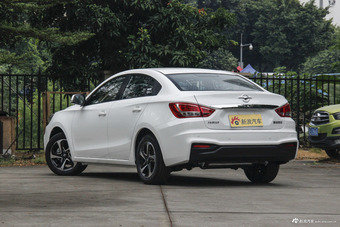 2017款海马福美来1.6L手动豪华型