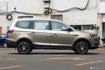 2018款风行SX6 1.6L自动豪华型