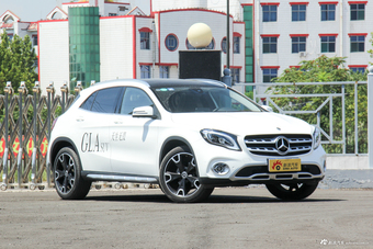 2018款奔驰GLA级 2.0T自动220 4MATIC运动型