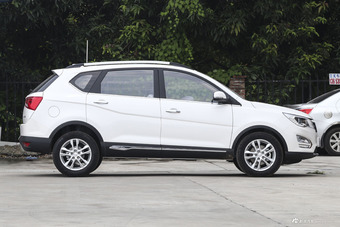 2016款 宝骏560 1.5T手动精英型