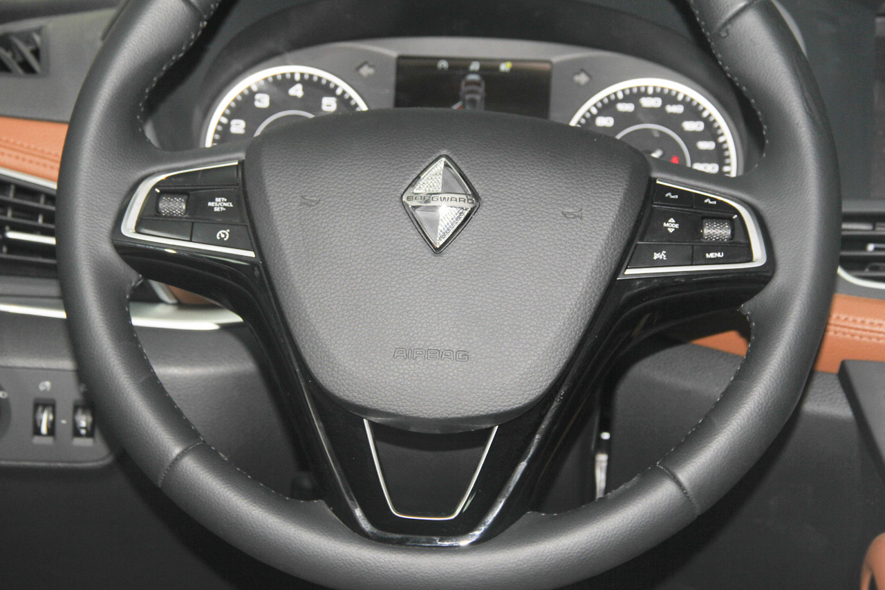 2016款宝沃BX7 2.0T自动四驱精英版28T