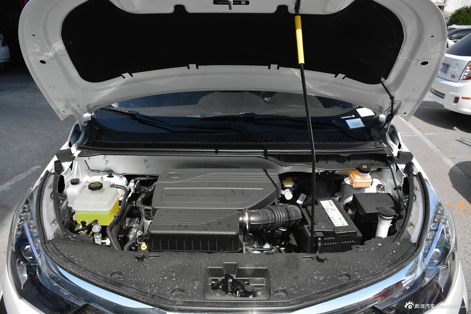 2017款比亚迪元1.5L自动酷炫时尚型