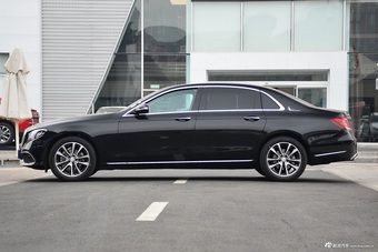 2016款奔驰E级2.0T自动E200L