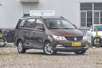 2016款宝骏730 1.5T手动标准版 7座