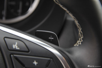 2017款英菲尼迪QX30 1.6T自动两驱运动版