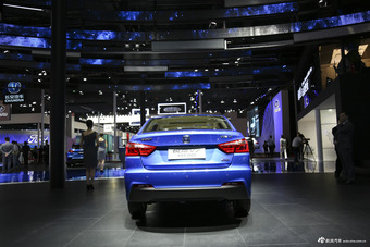 长安悦翔V7 1.0T GDI