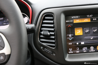 2017款指南者2.4L自动 200TS高性能四驱版