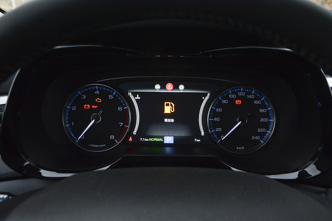 2017款传祺GS7 320T 2.0T两驱豪华型