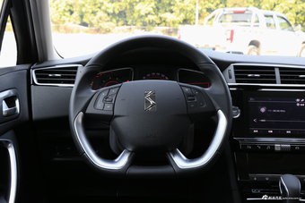 2018款DS 5LS 1.6T自动30THP尊贵型