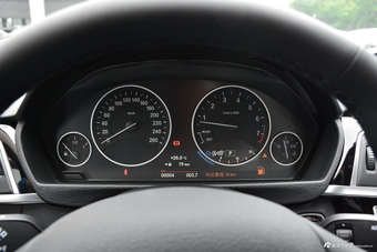 2018款宝马3系2.0T自动320Li 时尚型