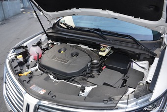 2017款林肯MKC 2.0T自动四驱尊雅版